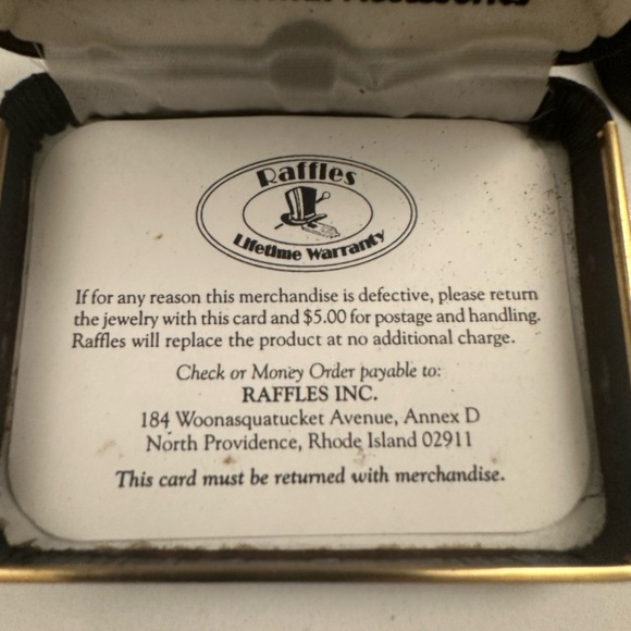 Vintage Raffles Onyx Cufflinks and bowtie - Picture 4 of 6